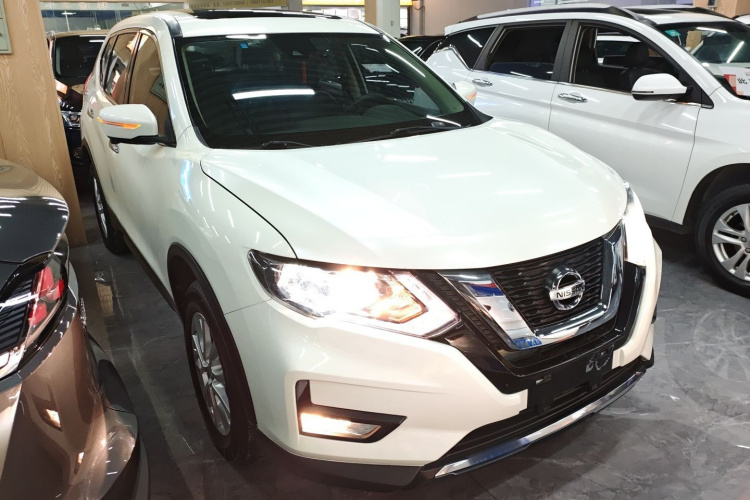 日产 奇骏 2019款 2.0L CVT舒适版 2WD车身外观6002