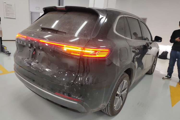 吉利银河 银河星舰7 EM-i 2025款 120km 启航+版车身外观7