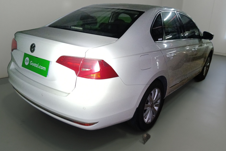 大众 宝来 2016款 1.6L 自动舒适型车身外观7