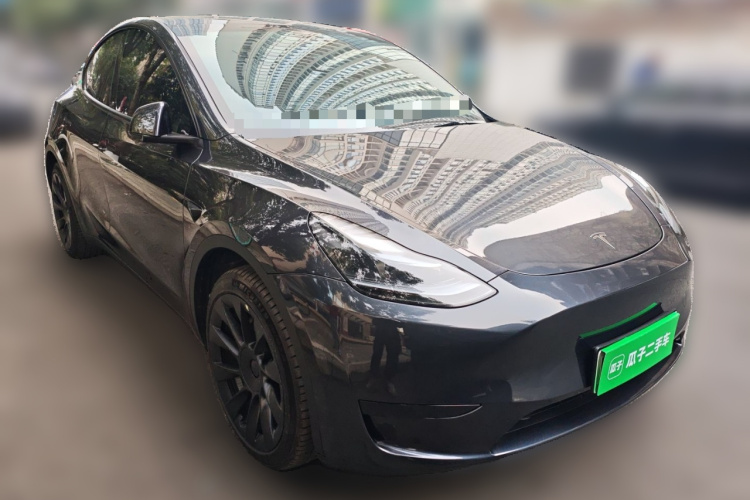 特斯拉 Model Y 2024款 后轮驱动版车身外观3