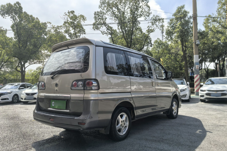 东风风行 菱智 2016款 M3 1.6L 7座豪华型 国IV车身外观6008