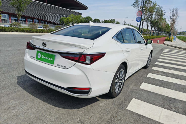 雷克萨斯ES 2023款 200 卓越版车身外观7