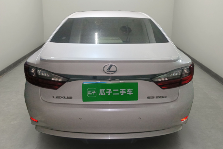 雷克萨斯ES 2015款 200 精英版车身外观6