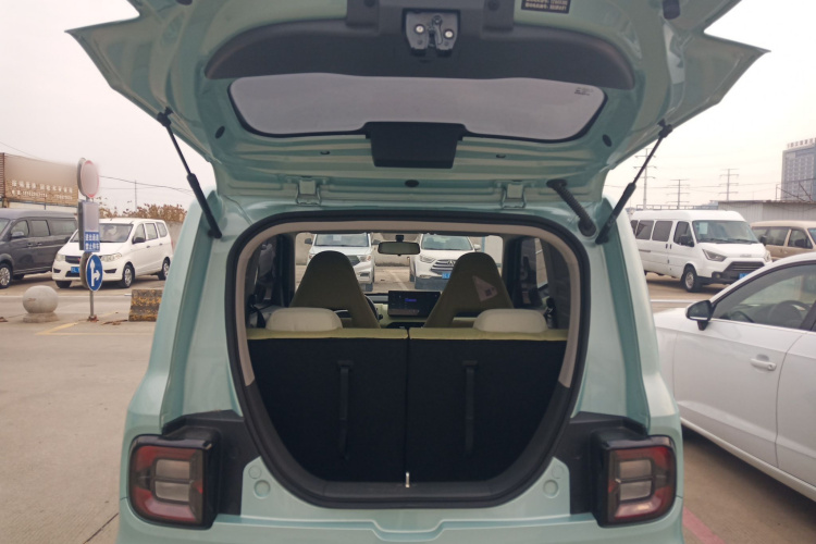 吉利银河 2024款 熊猫mini 200km 耐力熊机舱底盘23