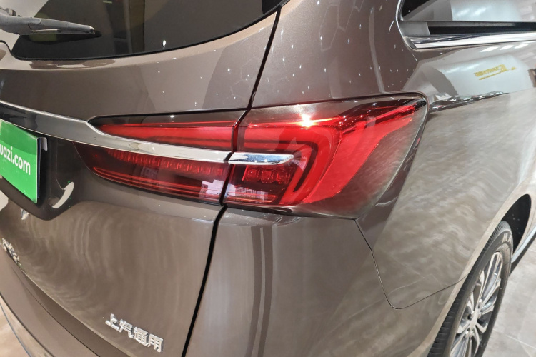 别克GL8 2023款 改款 陆上公务舱 豪华型车身外观6006