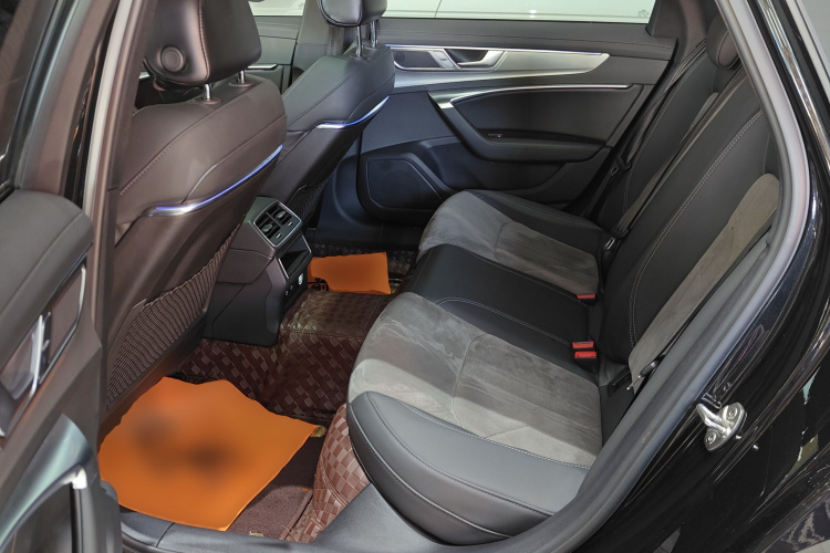 奥迪A6L 2023款 40 TFSI 豪华动感型中控内饰21