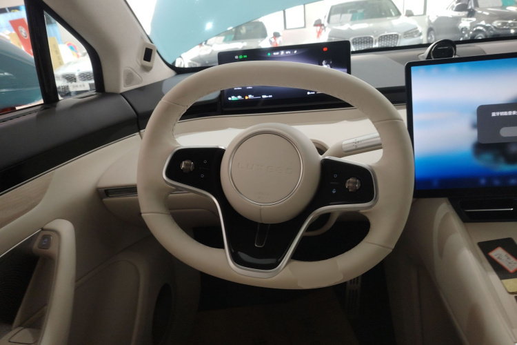 鸿蒙智行 智界R7 2025款 增程 251km Max中控内饰13