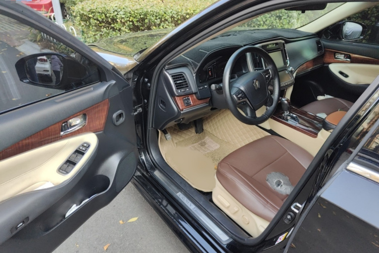 丰田 皇冠 2015款 2.0T 时尚版中控内饰7003