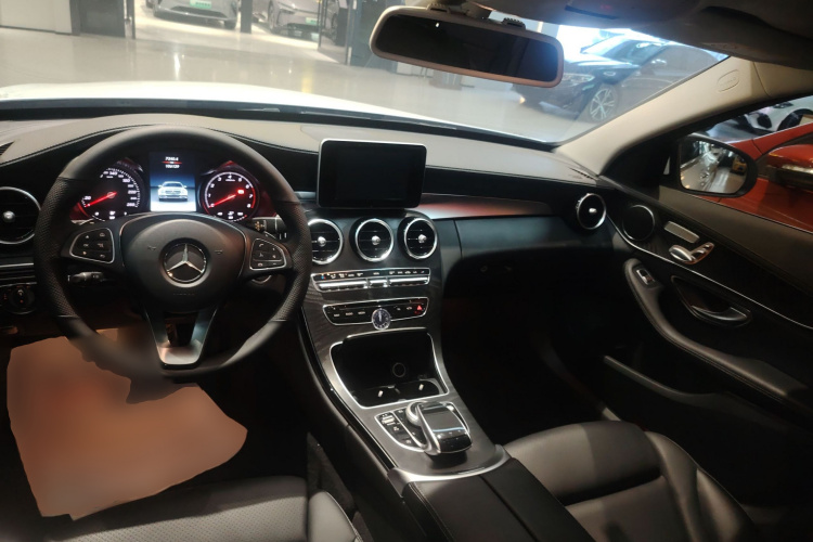 奔驰C级 2018款 C 200 L 运动版中控内饰12