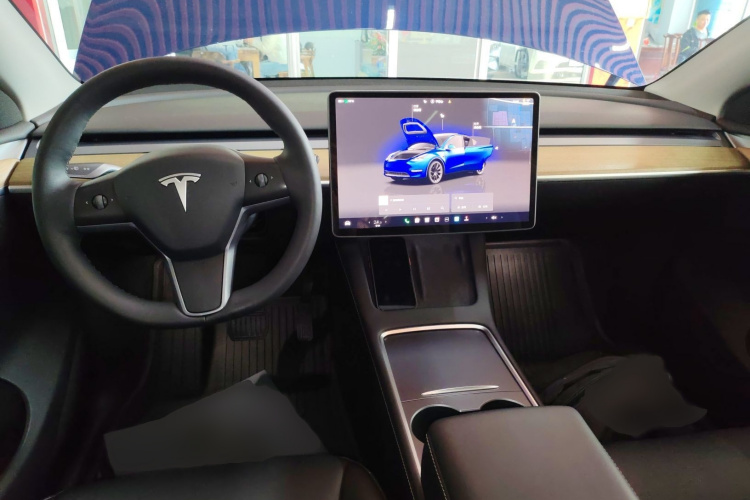 特斯拉 Model Y 2022款 改款 后轮驱动版中控内饰7002