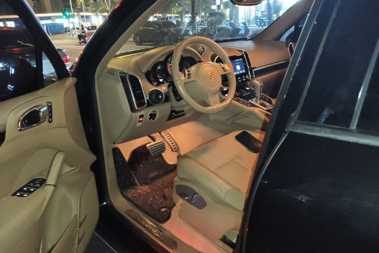 保时捷 2012款 Cayenne GTS 4.8L中控内饰19