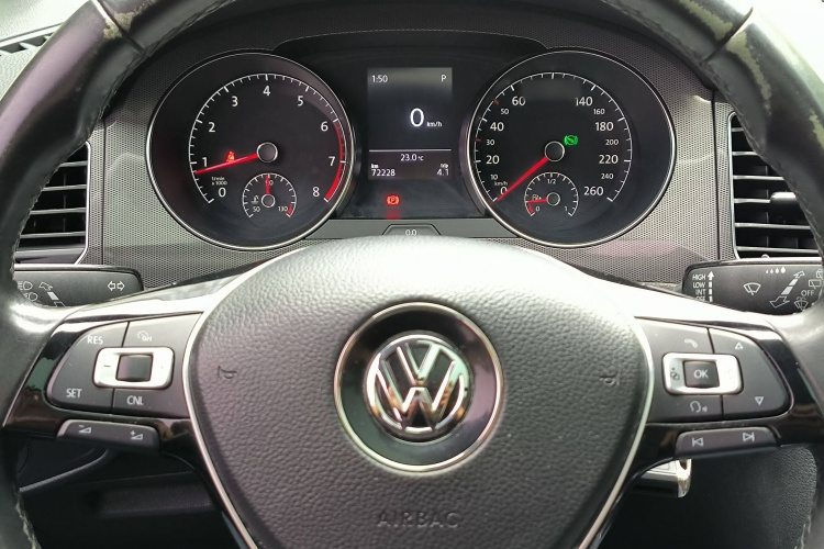 大众 高尔夫·嘉旅 2018款 230TSI 自动进取型中控内饰7008