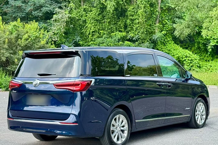 别克GL8 2020款 Avenir艾维亚 四座尊礼版车身外观6005