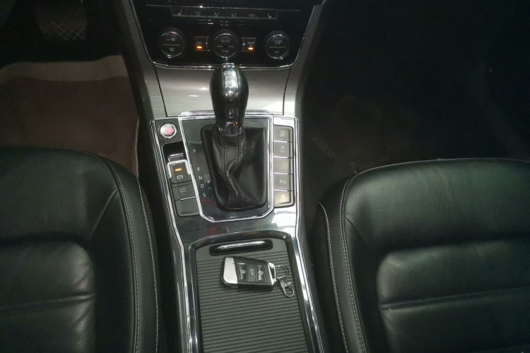 大众 帕萨特 2017款 330TSI DSG尊荣版局部细节18