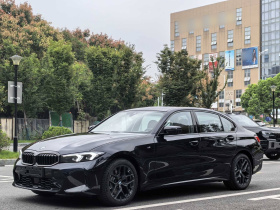 宝马3系 2025款 330Li M运动曜夜套装