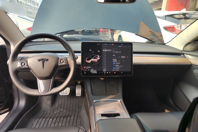 特斯拉 Model 3 2022款 Performance高性能全轮驱动版中控内饰12