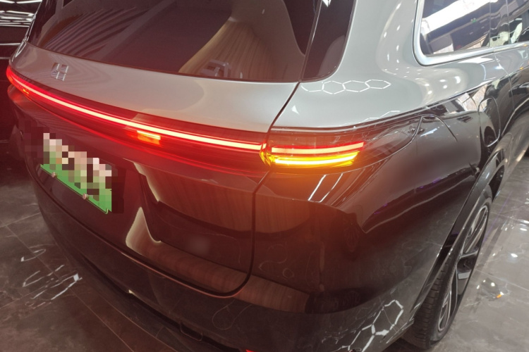 理想汽车 理想L9 2022款 Max车身外观9