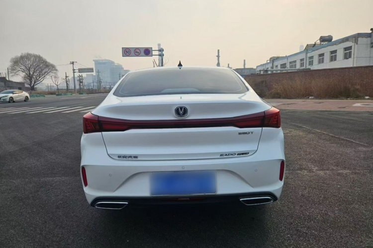 长安 逸动 2024款 PLUS 蓝鲸NE 1.4T GDI DCT高能版车身外观6004