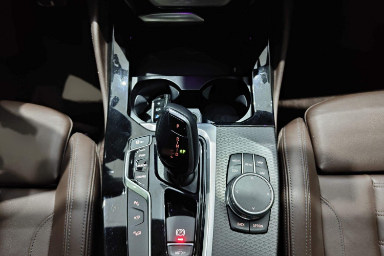 宝马X4 2020款 xDrive25i M越野套装中控内饰7003