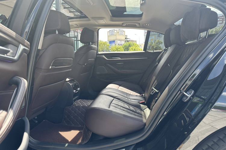 宝马5系 2020款 530Li 尊享型 豪华套装中控内饰7002