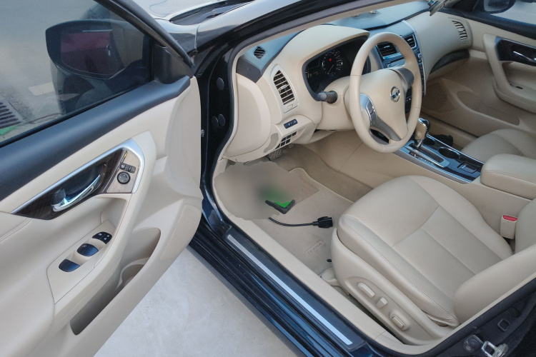 日产 天籁 2013款 2.0L XL舒适版中控内饰20