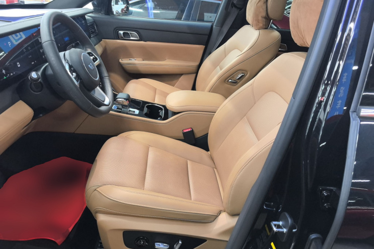 理想汽车 理想ONE 2021款 增程6座版中控内饰19