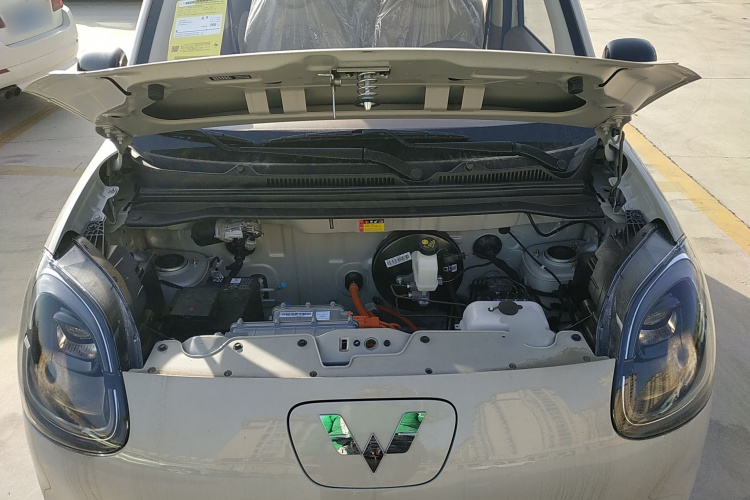 五菱汽车 宏光MINIEV 2025款 四门版 进阶款机舱底盘24