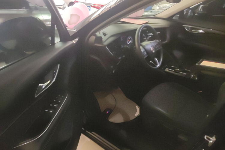 别克 2022款 改款 昂科威S 552T 两驱精英型中控内饰20