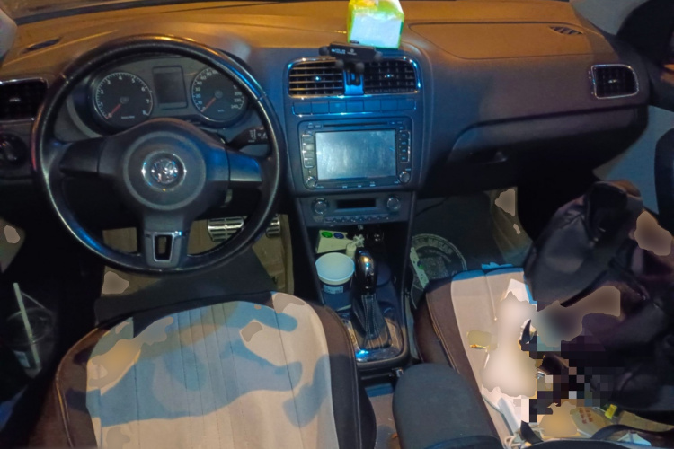 大众 2012款 1.6L Cross Polo AT中控内饰12