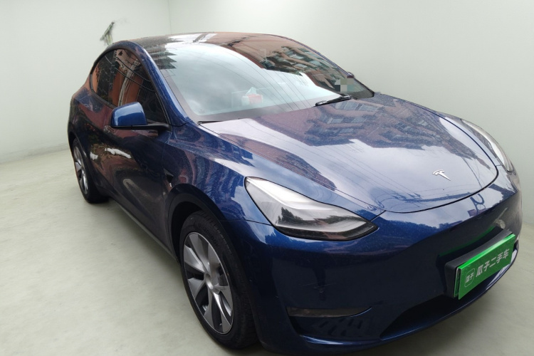 特斯拉 Model Y 2021款 标准续航后驱版车身外观3
