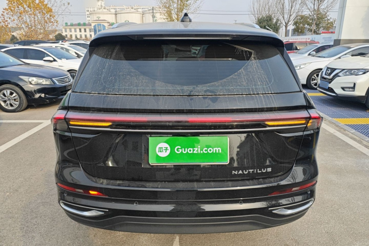 林肯 航海家 2023款 2.0T 四驱尊享版车身外观6