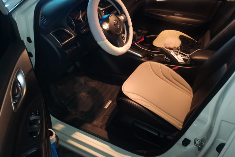 日产 轩逸 2022款 经典 1.6XE CVT舒适版中控内饰20