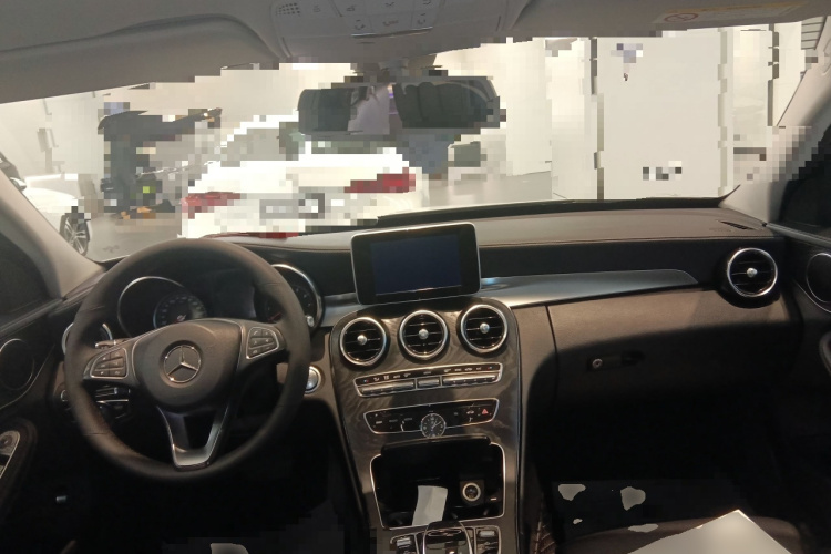 奔驰C级 2018款 C 200 L 运动版中控内饰12