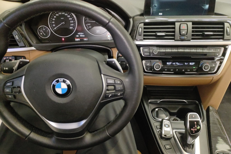 宝马4系 2014款 428i Gran Coupe 设计套装型中控内饰7002