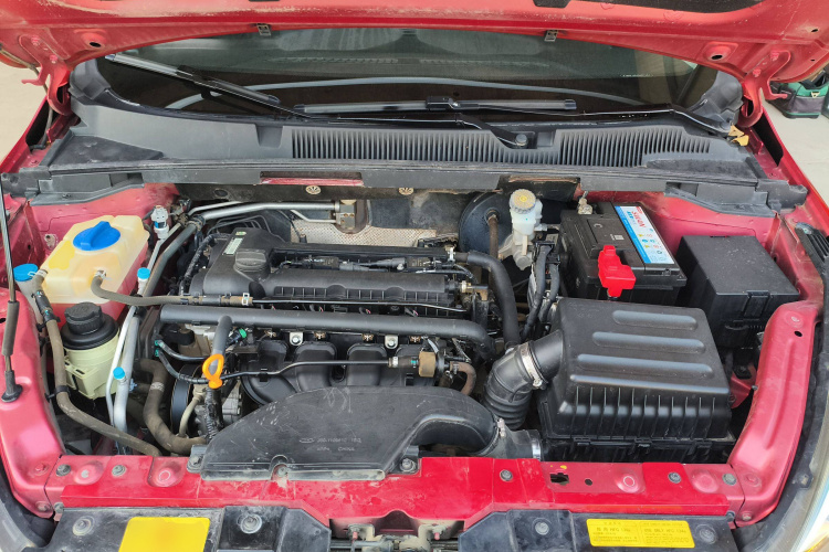 奇瑞 艾瑞泽5 2016款 1.5L 手动领潮版机舱底盘24