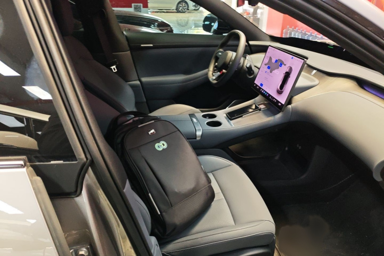 小米汽车 小米YU7 2025款 超长续航后驱版局部细节41