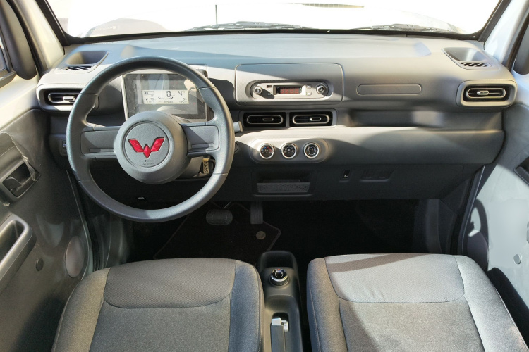 五菱汽车 五菱之光新能源 2025款 201km 舒适型中控内饰7002