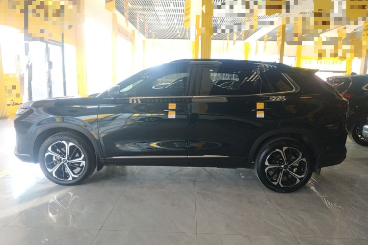 东风风神 皓极 2022款 马赫动力 1.5T 敢爱版车身外观4