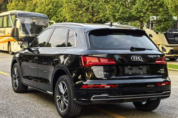奥迪Q5L 2020款 45 TFSI 尊享时尚型车身外观6004