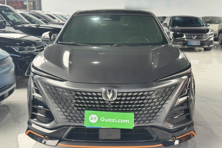 长安UNI-T 2022款 1.5T 运动版 尊贵型车身外观6006