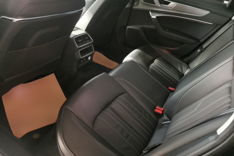 奥迪A6L 2023款 改款 40 TFSI 豪华致雅型中控内饰21