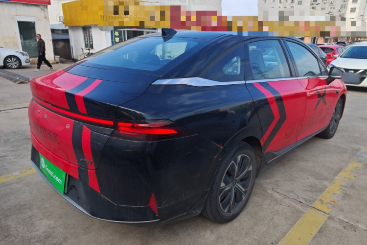 小鹏P5 2022款 550E车身外观6005