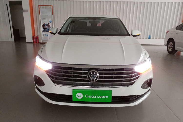 大众 朗逸 2023款 改款 1.5L 自动得逸版车身外观2