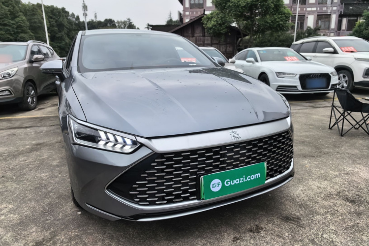 比亚迪 秦PLUS 2024款 荣耀版 DM-i 55KM领先型车身外观3