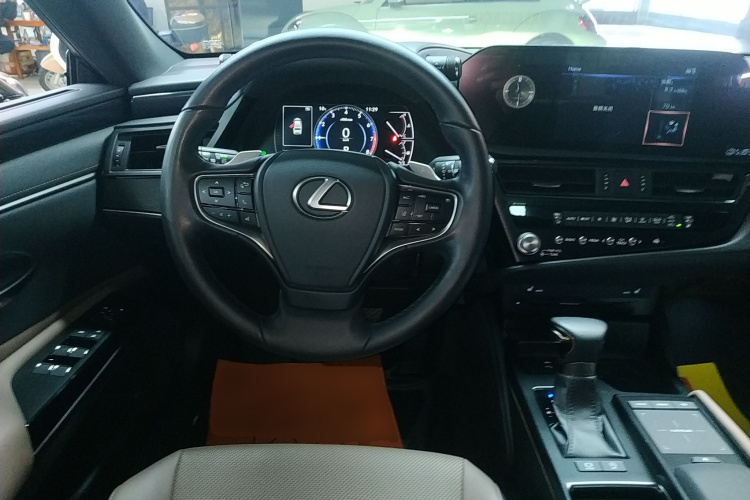雷克萨斯ES 2021款 200 卓越版局部细节13