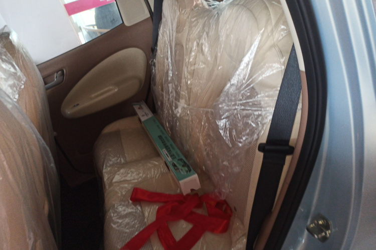 五菱汽车 宏光MINIEV 2025款 四门版 进阶款中控内饰7004