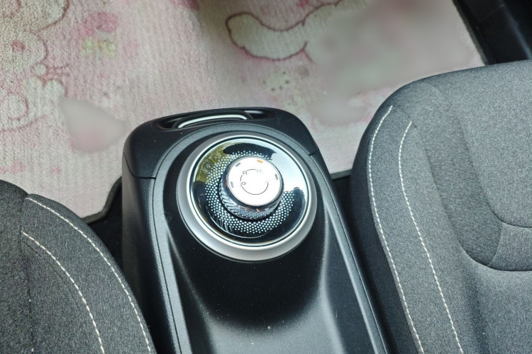 五菱汽车 五菱缤果 2023款 203km 轻享款局部细节18