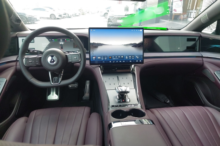 腾势Z9GT 2024款 1100四驱Max版中控内饰12