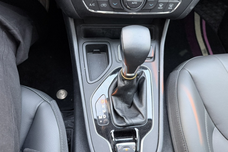 Jeep 自由光 2019款 2.0T 两驱智享版 国V中控内饰7002