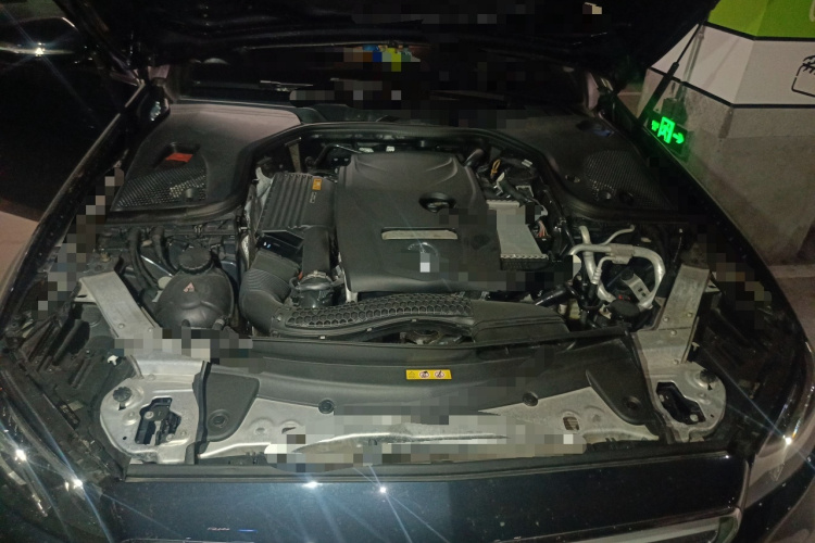 奔驰E级 2018款 改款 E 300 L 运动豪华型局部细节24